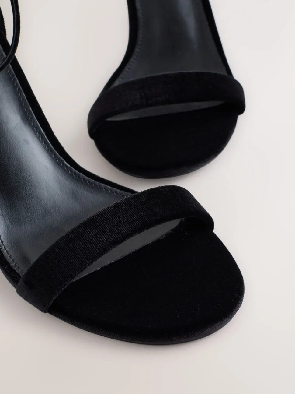 Zwart fluweel - Forever Comfort® Strappy Heeled Sandals