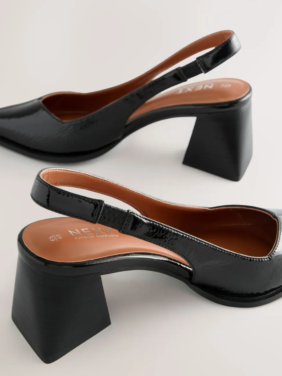 Zwart lak - Forever Comfort® Pointed Toe Slingback Block Heels