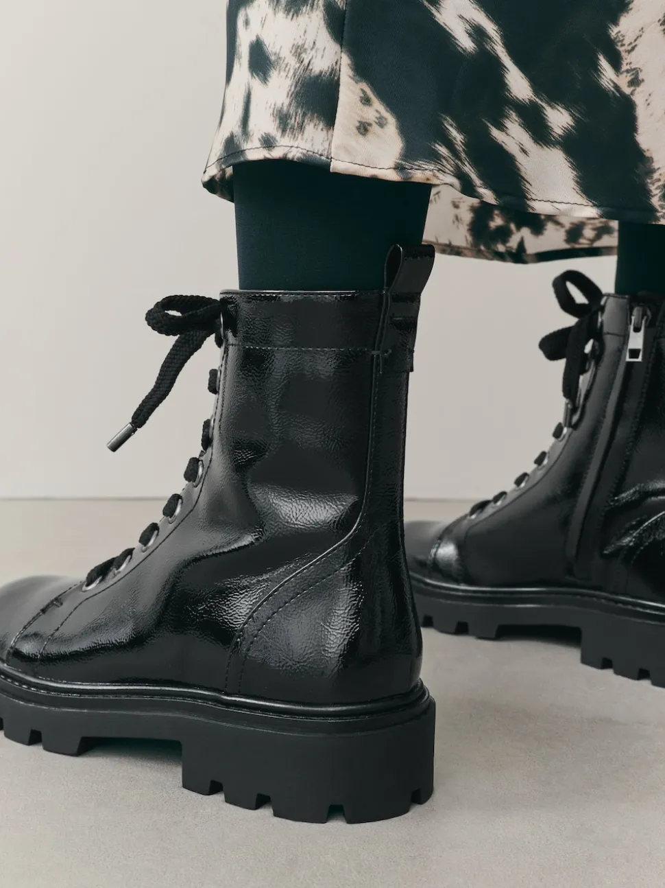 Zwart lak - Forever Comfort® veterlaarzen