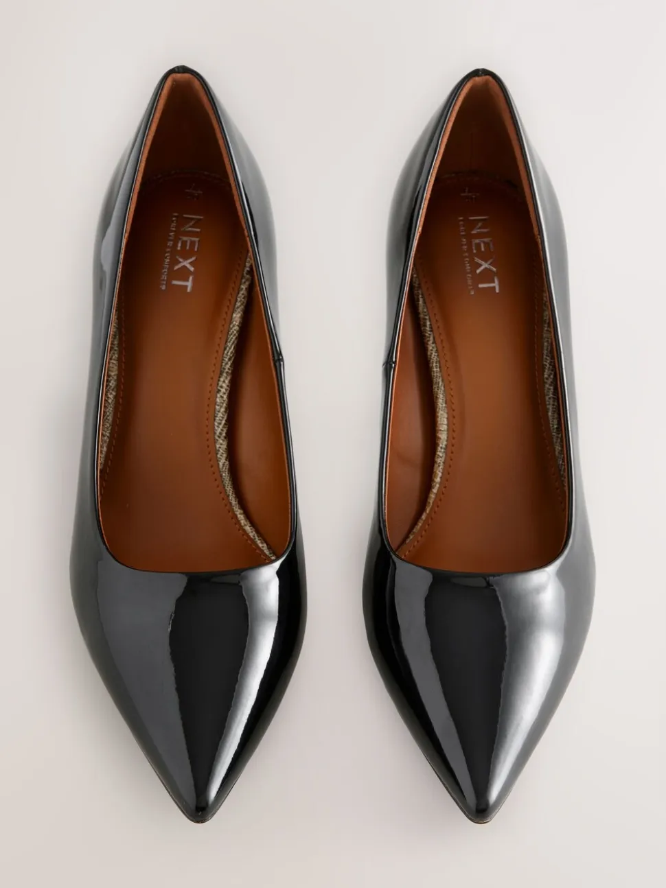 Zwart lak - Forever Comfort® Point Toe Court Heels