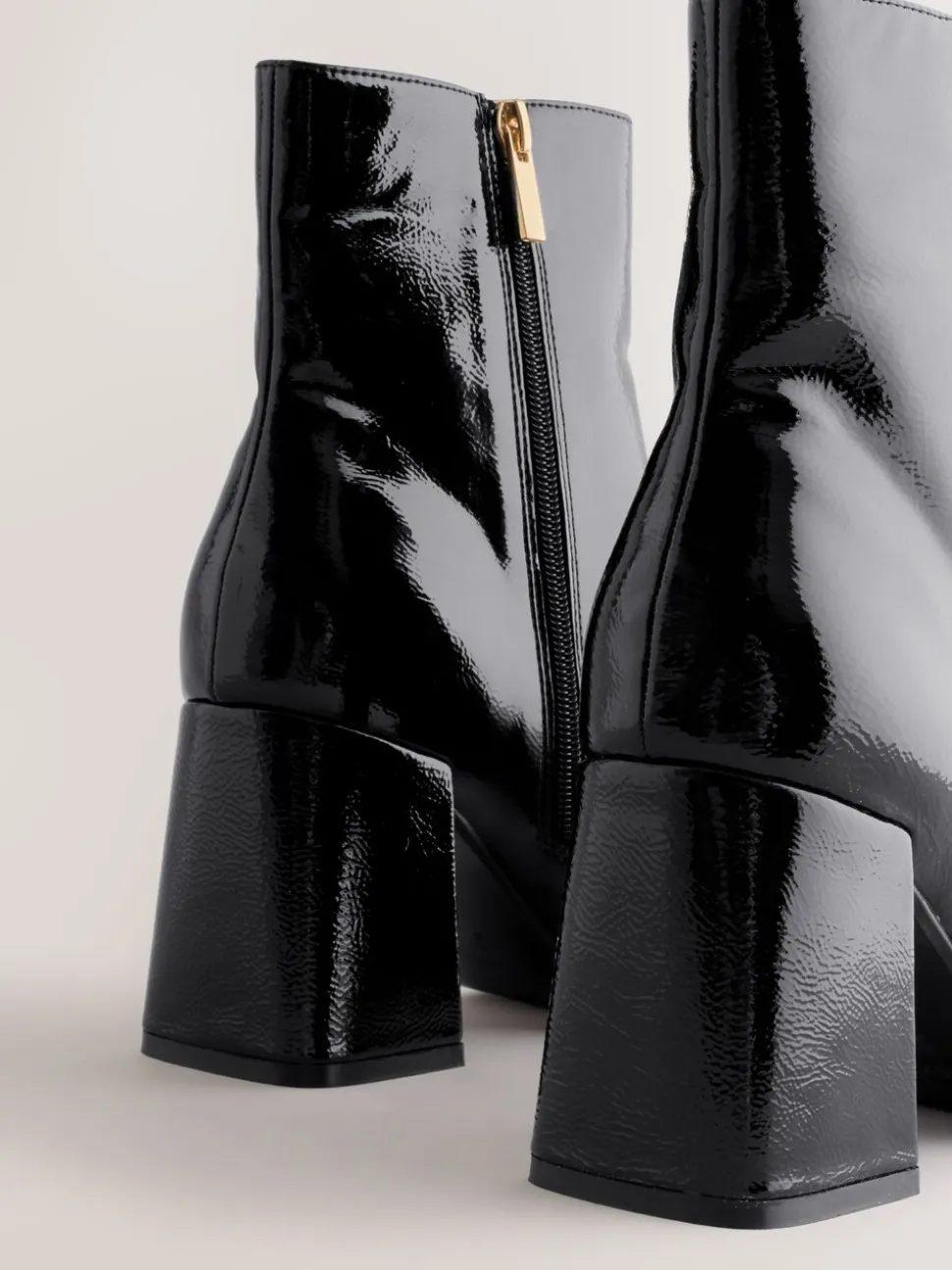 Zwart lak - Forever Comfort® Square Toe Block Heel Ankle Boots