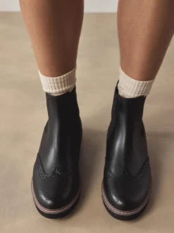 Zwart leer - Forever Comfort® Brogue Detail Chelsea Boots