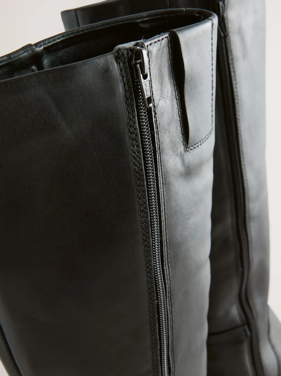 Zwart leer - Forever Comfort® kniehoge laarzen met hardware trim