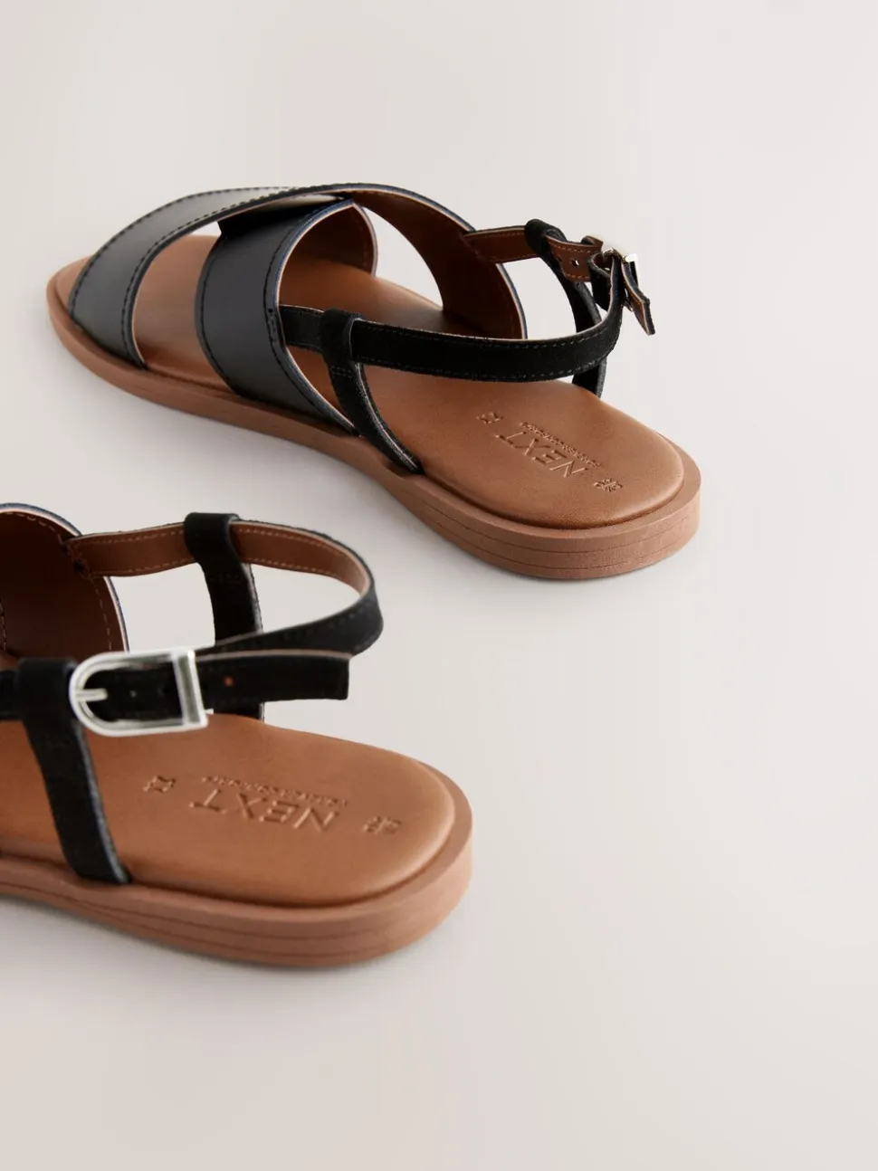 Zwart leer - Gestikte sandalen met hielbandje