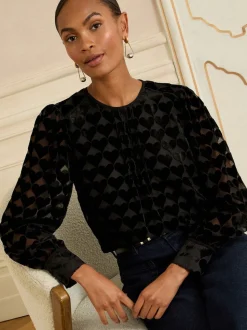 Zwart met hartjesprint - Love & Roses Crew Neck Long Sleeve Burnout Blouse