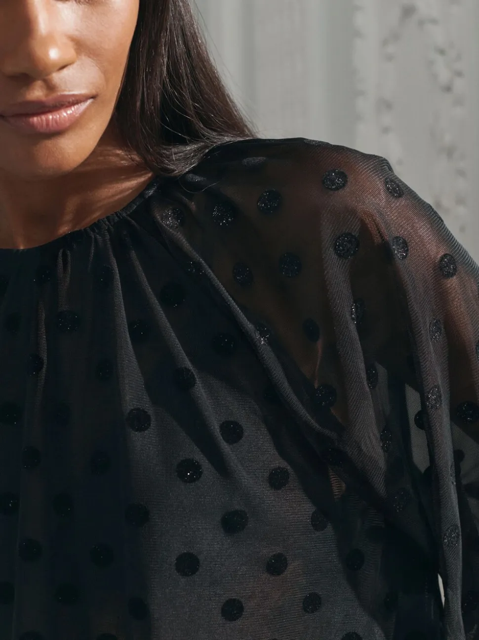 Zwart met stippen - Batwing Long Sleeve Devore Blouse