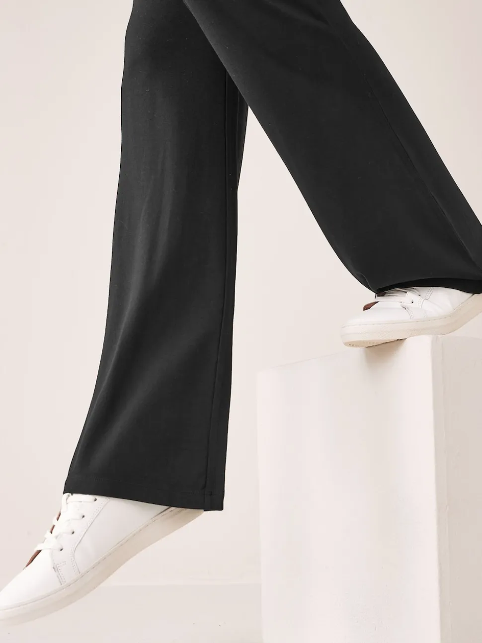 Zwart met uilopende pijpen - Next - Onverkorte legging
