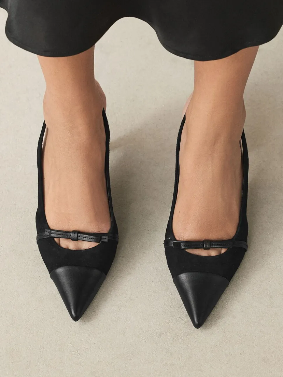 Zwart suède - Forever Comfort® Leather Pointed Cutout Bow Slingback Heels