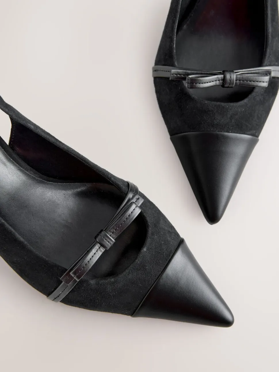 Zwart suède - Forever Comfort® Leather Pointed Cutout Bow Slingback Heels
