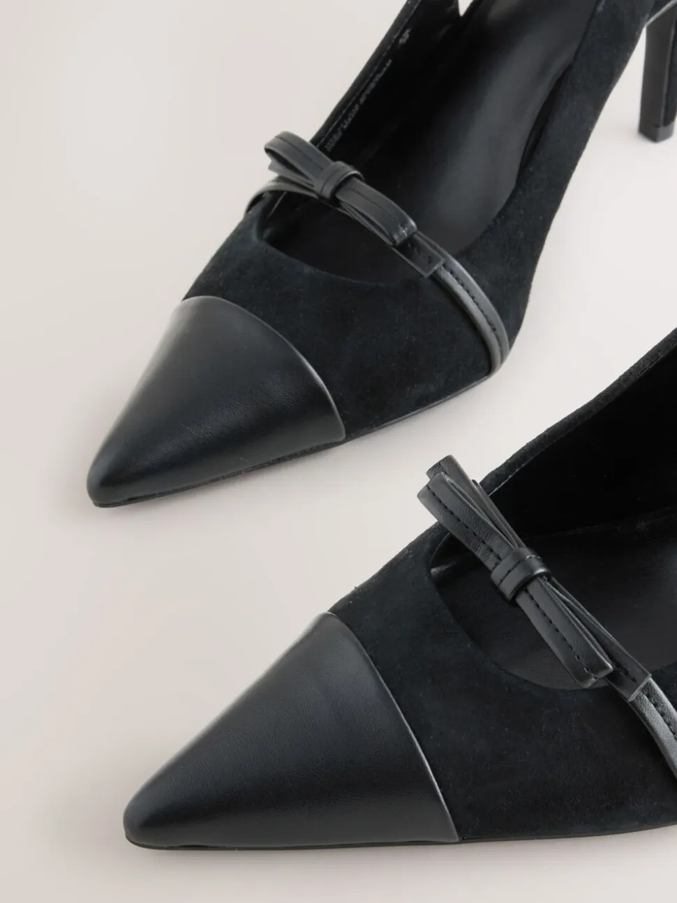 Zwart suède - Forever Comfort® Leather Pointed Cutout Bow Slingback Heels