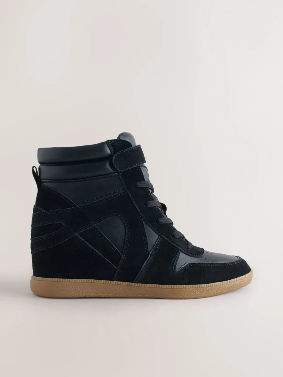 Zwart suède - Forever Comfort® sneakers met sleehak en veters