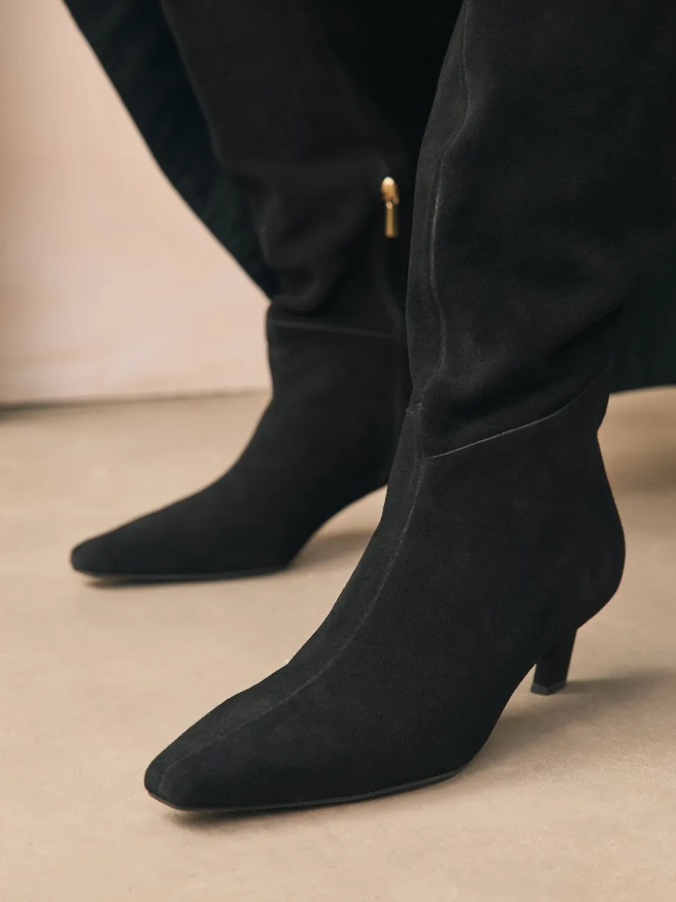 Zwart suède - Forever Comfort® Knee High Chisel Toe Heeled Boots
