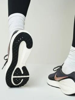 Zwart/brons - Nike Revolution 8 hardloopschoenen