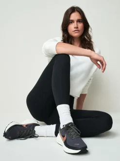 Zwart/brons - Nike Revolution 8 hardloopschoenen