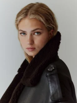Zwart/chocoladebruin - Faux Shearling Cropped Aviator Jacket