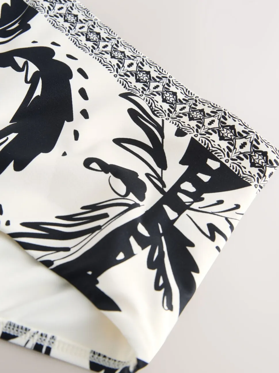 Zwart/Crème Palm - Bikini broekje met print