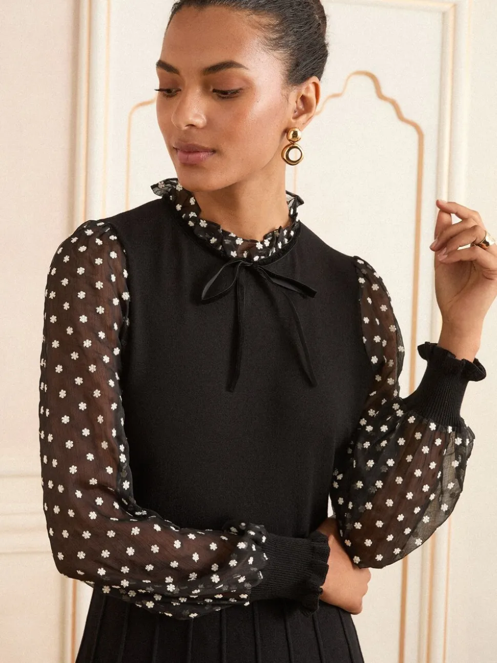 Zwarte Bloemen Vlek Franje Hals - Love & Roses Frill Neck Chiffon Sleeve Knitted Mini Dress