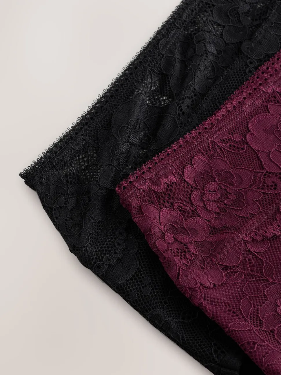 Zwart/paarsrood - All Over Lace Medium Flow Periode Knickers 2 Pack