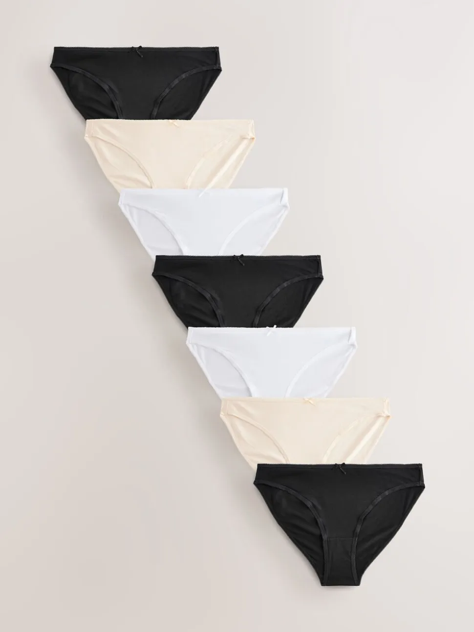 Zwart/pastelroze huidskleur/wit - Set van 7 slips met hoog katoengehalte