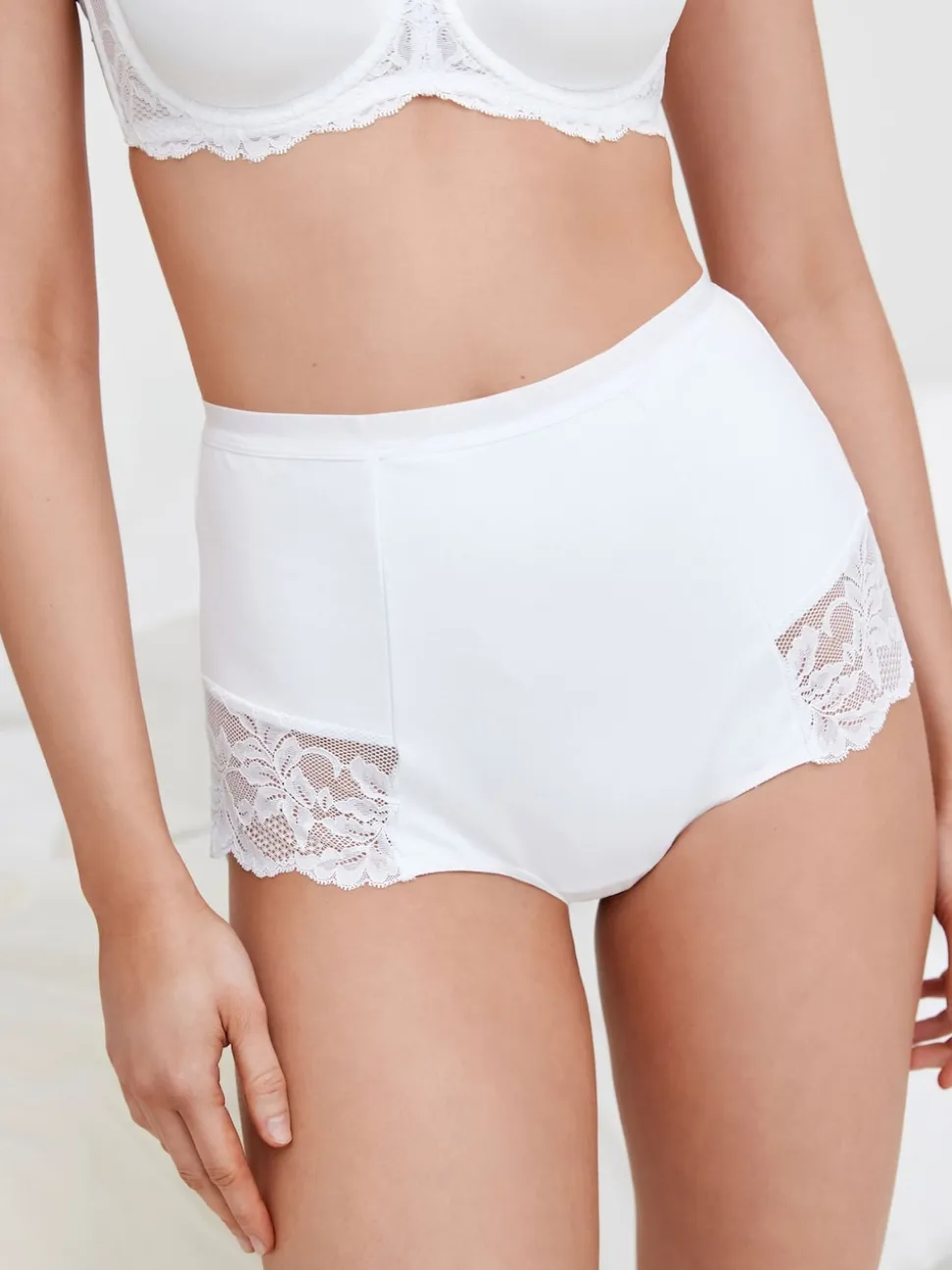 Zwart/wit - 2 corrigerende katoenen tummy control slipjes met kanten achterkant